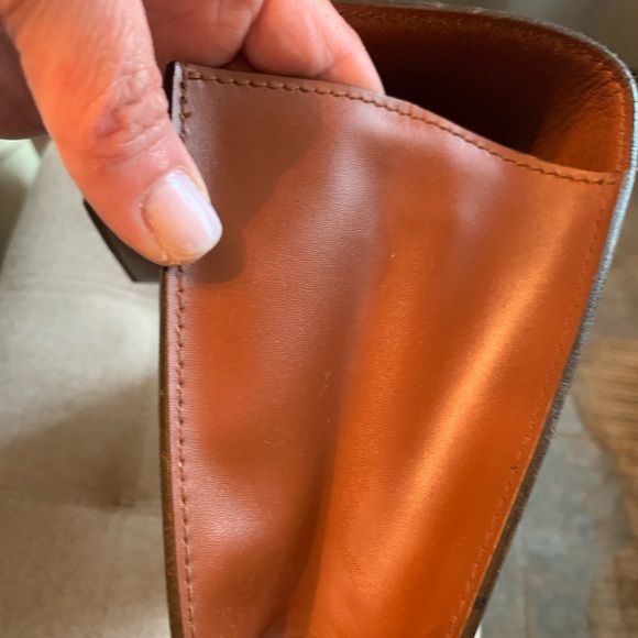 Louis Vuitton clutch - Picture 11 of 17